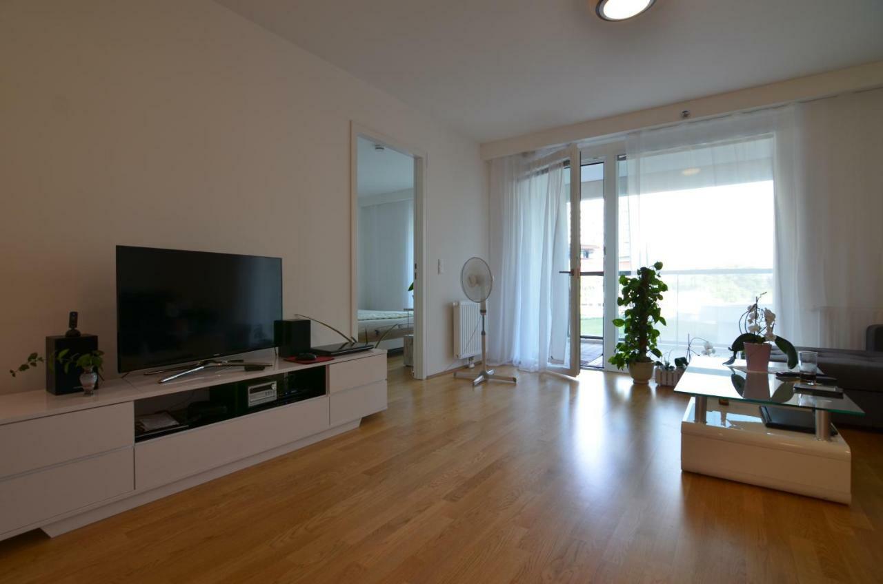 Apartment With Parking On Premise Vienna Exterior photo