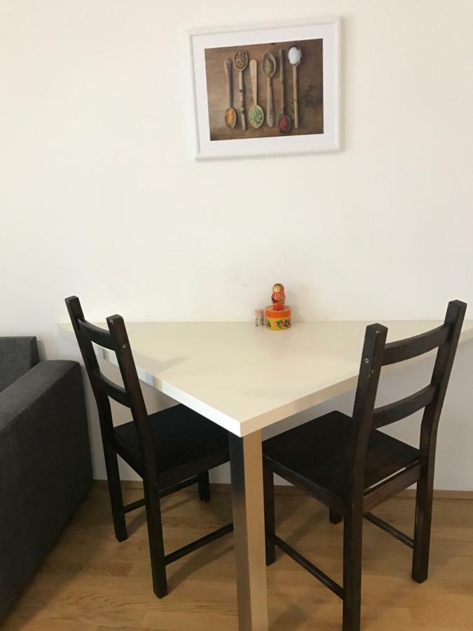 Apartment With Parking On Premise Vienna Exterior photo
