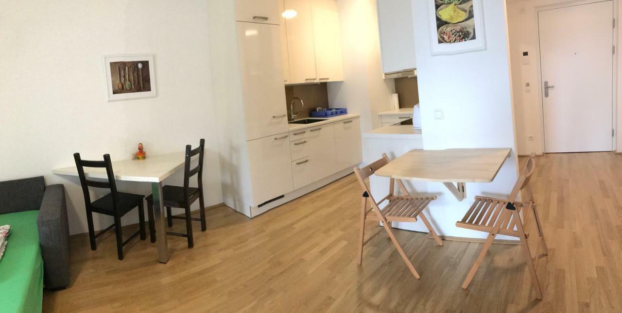 Apartment With Parking On Premise Vienna Exterior photo