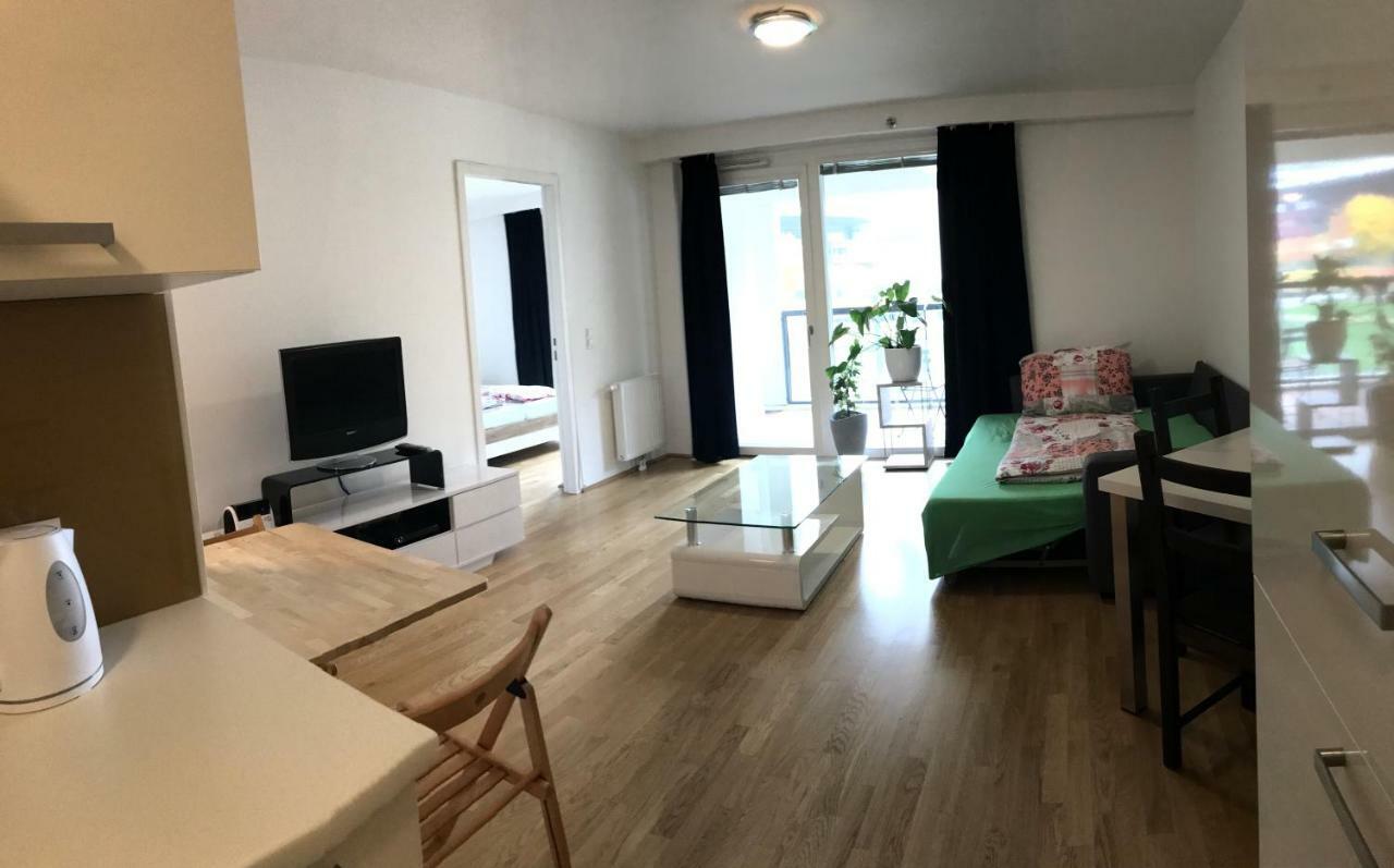 Apartment With Parking On Premise Vienna Exterior photo